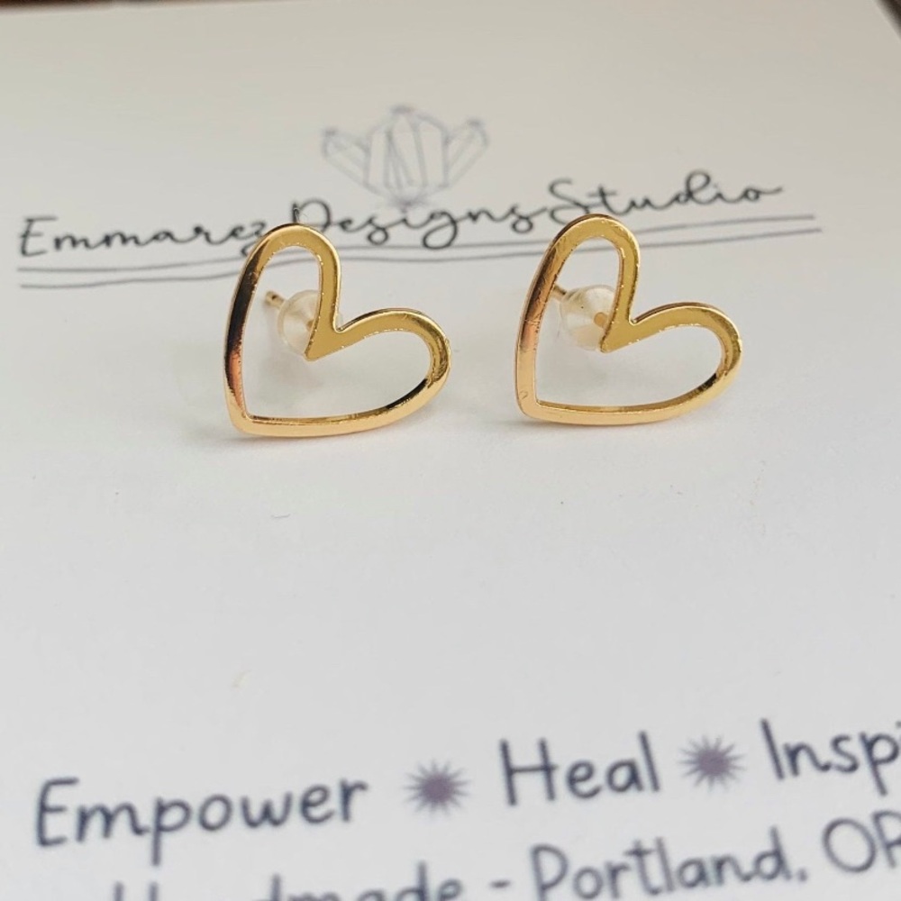 18K Gold Heart Studs 💕 Handcrafted 💕 Valentine Gift